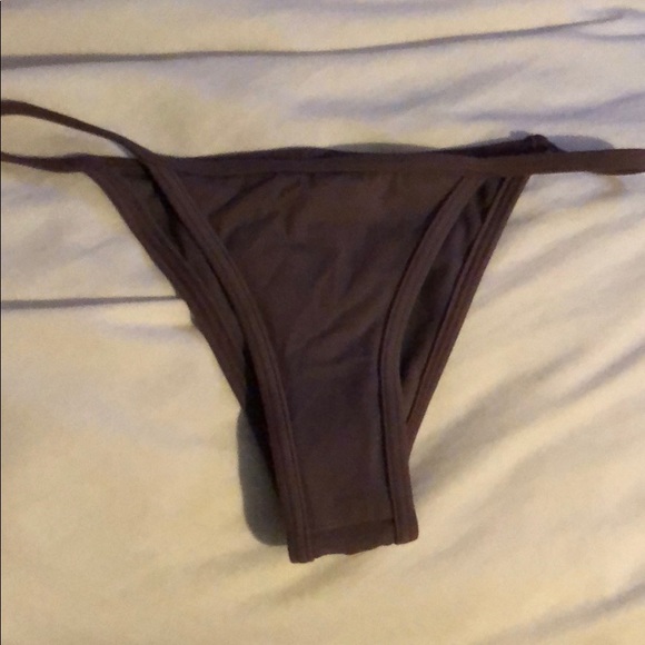 Bikini - Picture 4 of 5